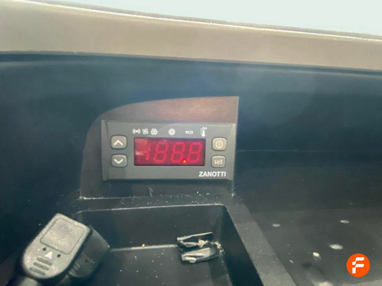 Foto Nissan NV300 18