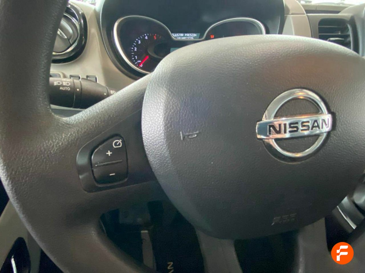 Foto Nissan NV300 19