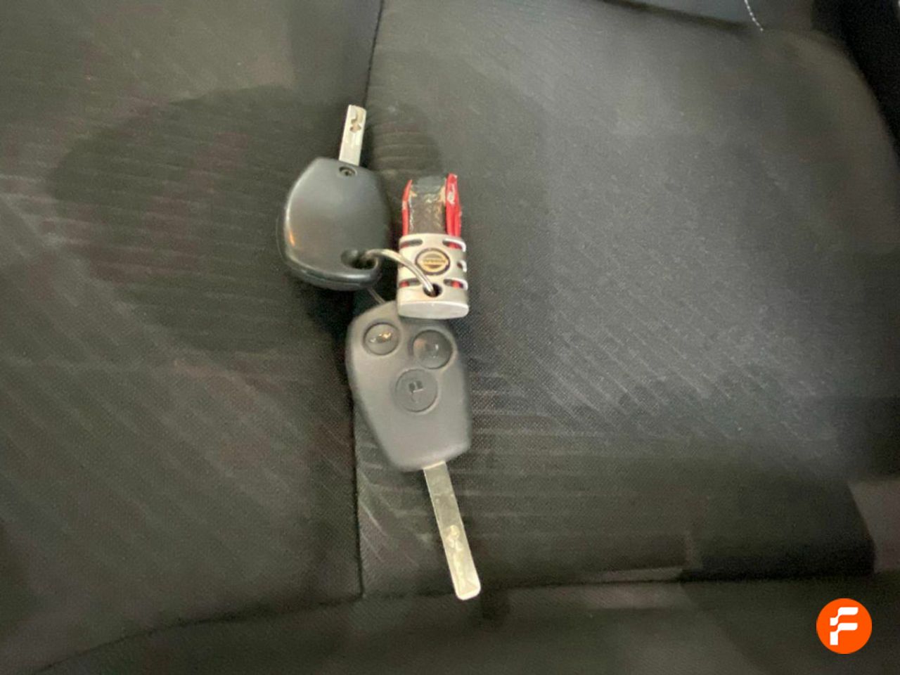 Foto Nissan NV300 27