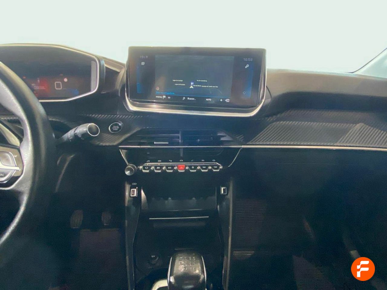 Foto Peugeot 208 16