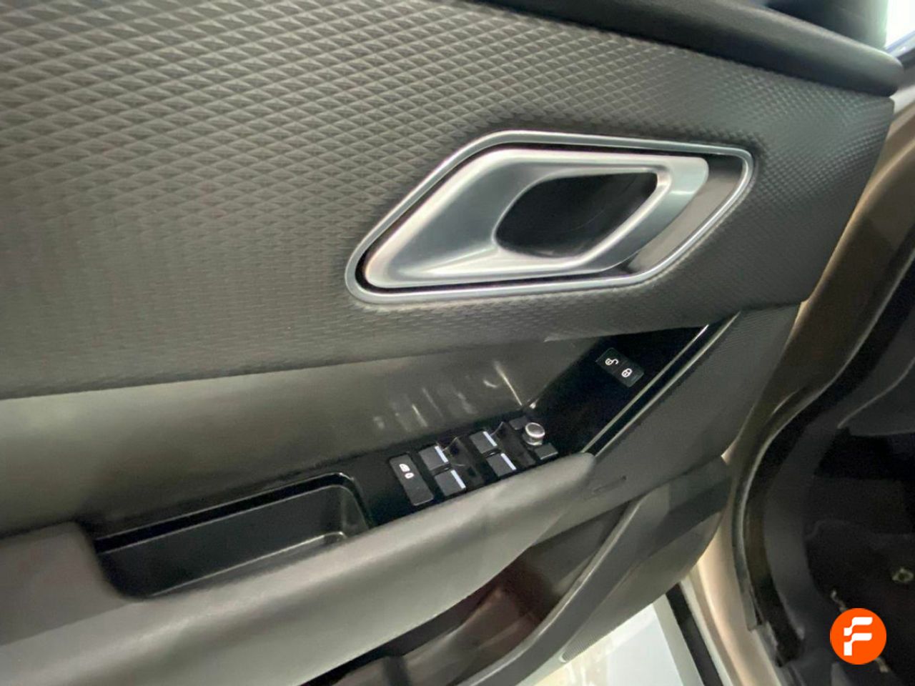 Foto Land-Rover Range Rover Velar 22