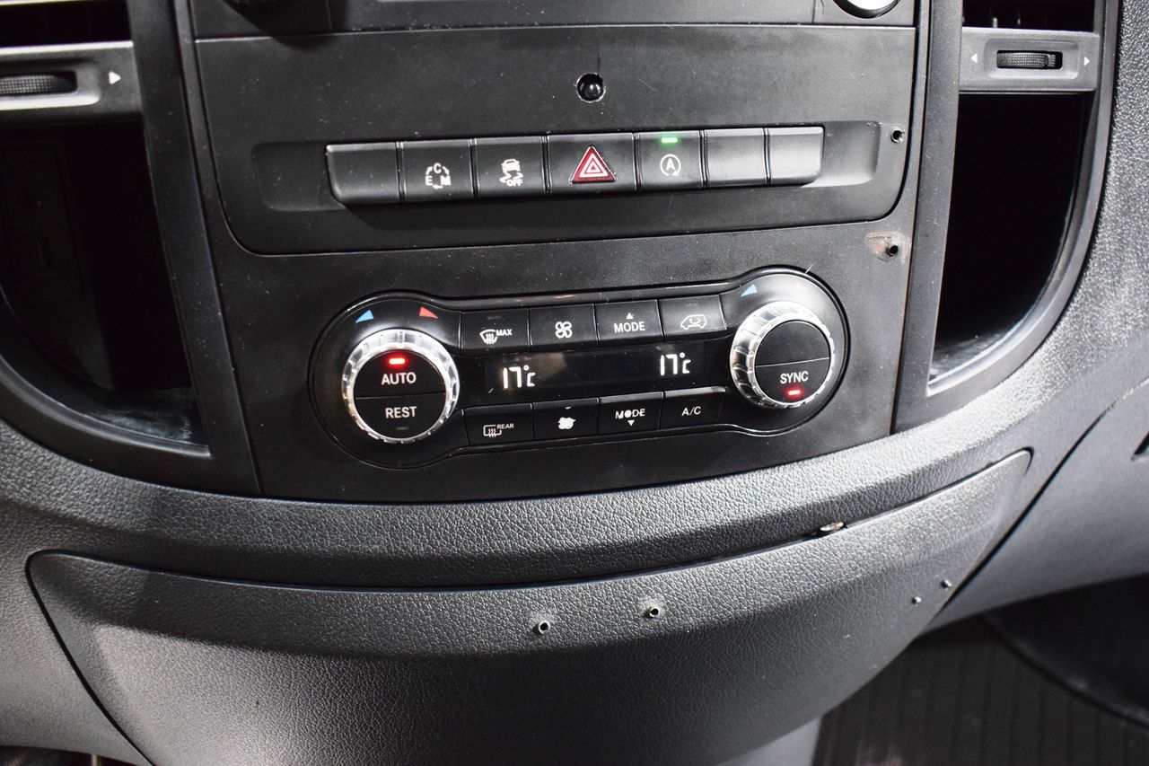Foto Mercedes-Benz Vito 29