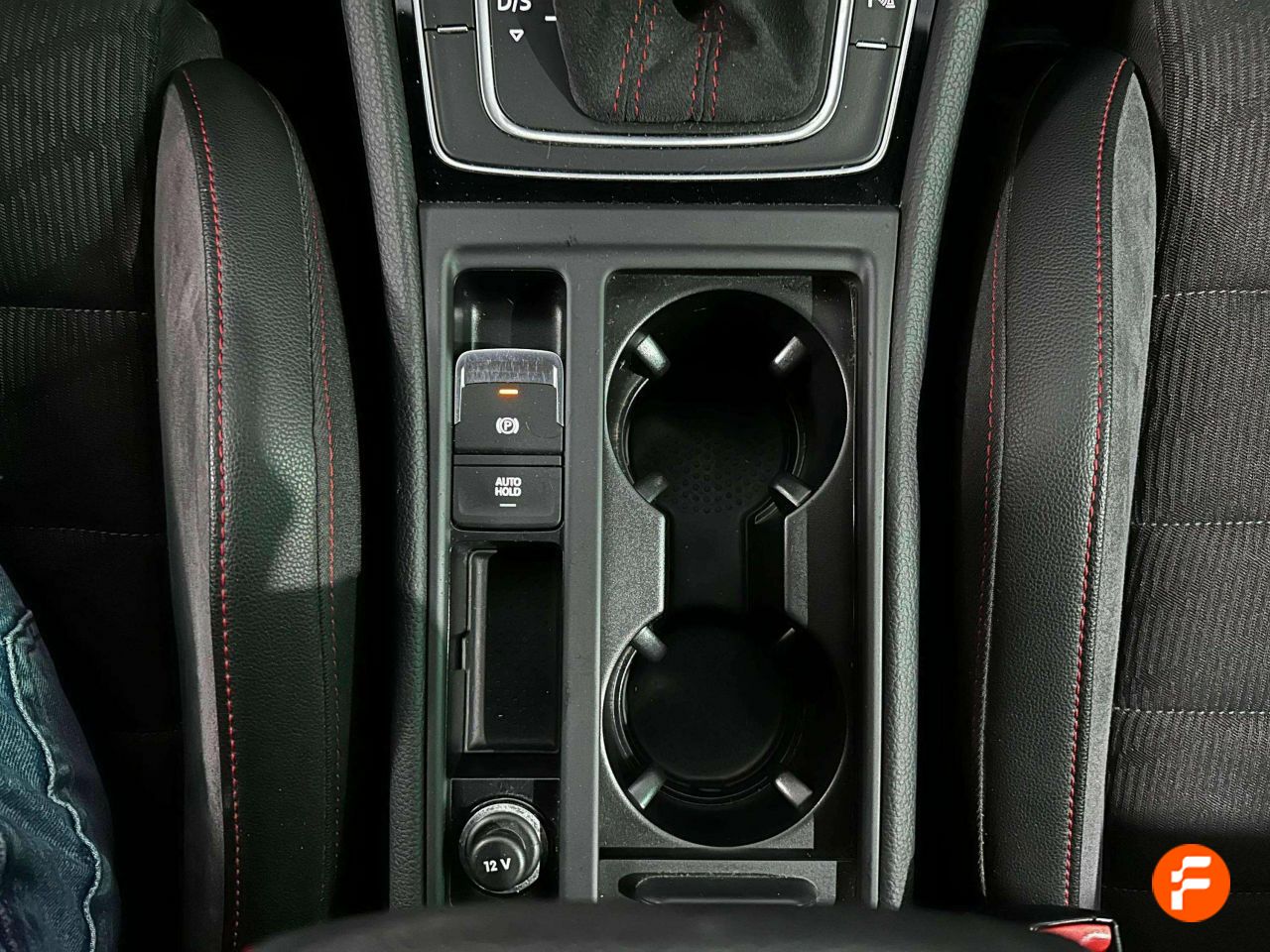 Foto Volkswagen Golf 25