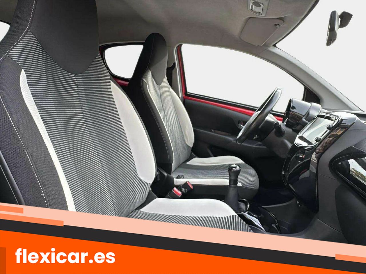 Foto Peugeot 108 11