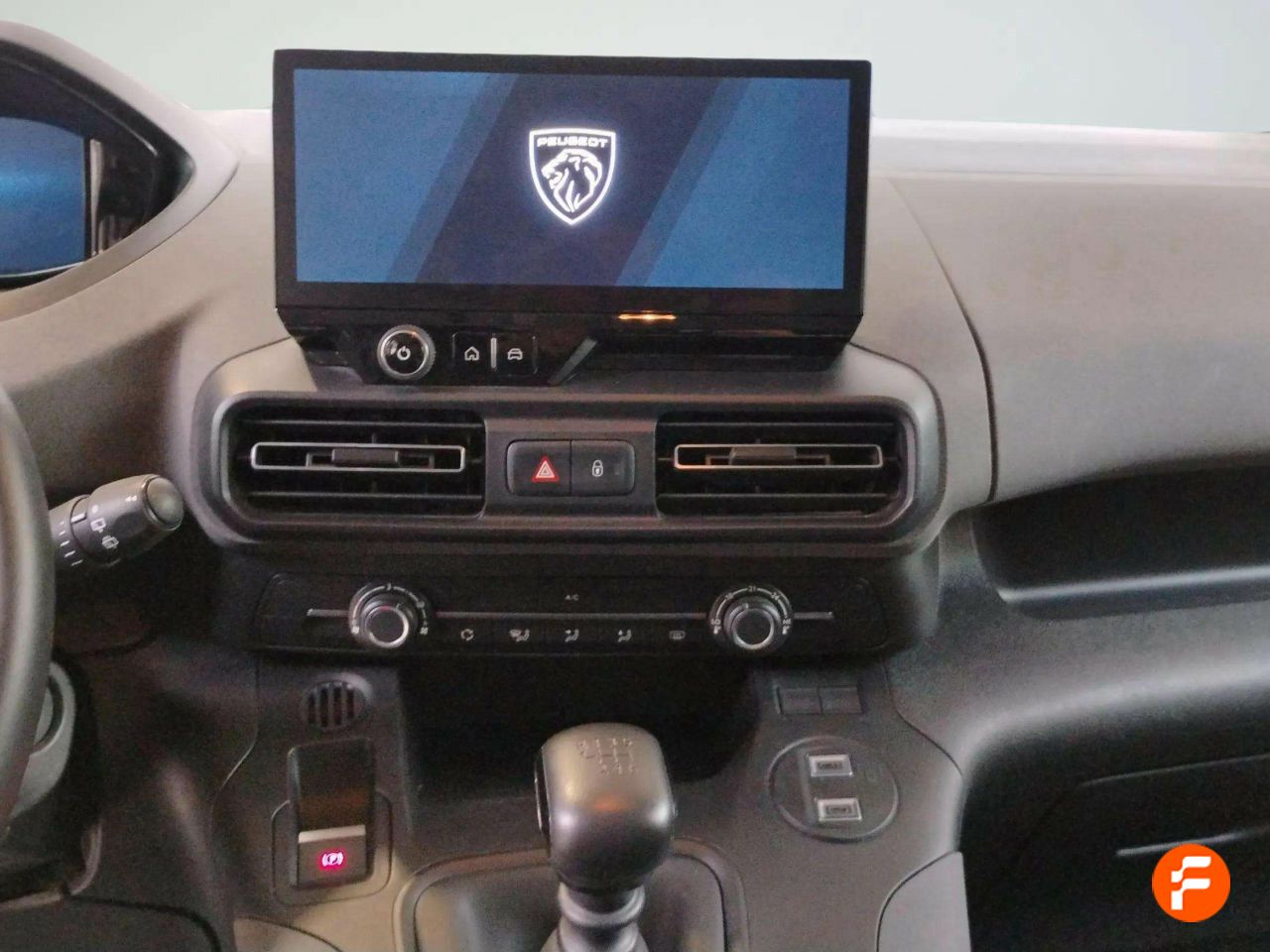Foto Peugeot Rifter 12