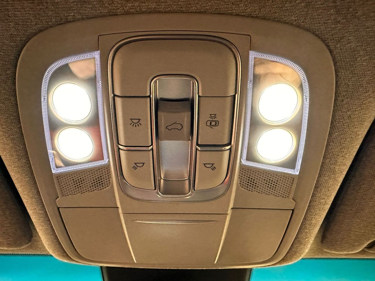 Foto Hyundai Santa Fe 31