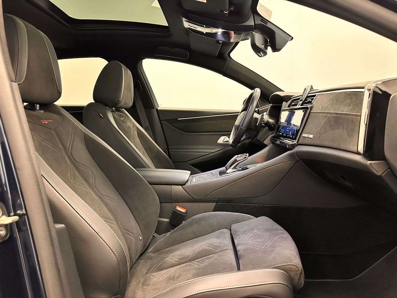 Foto DS Automobiles DS 9 38
