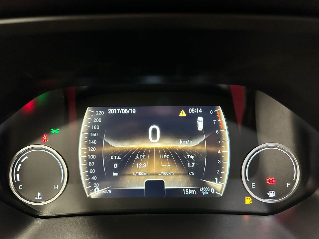Foto DR Automobiles DR5 21