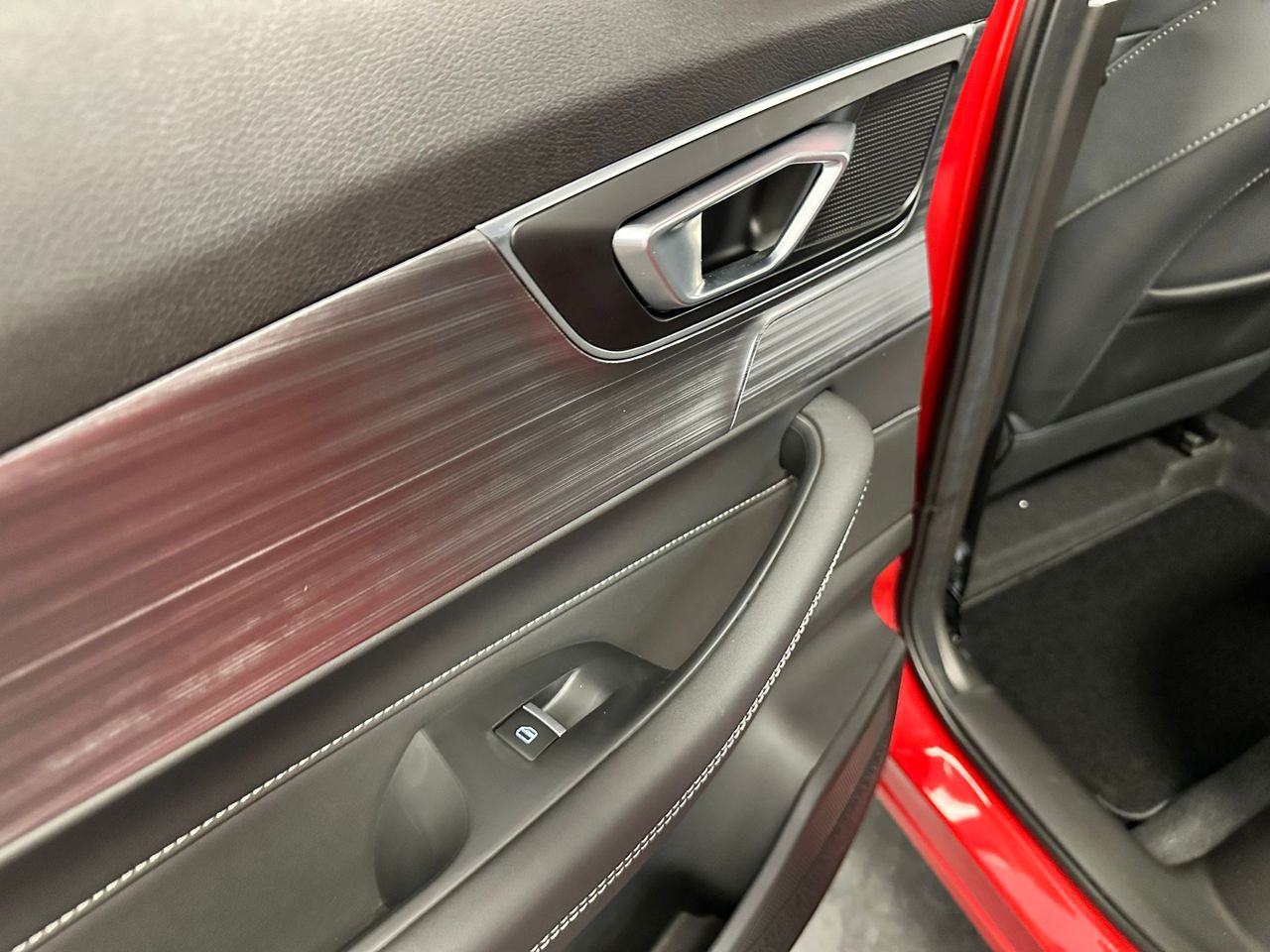 Foto DR Automobiles DR5 31