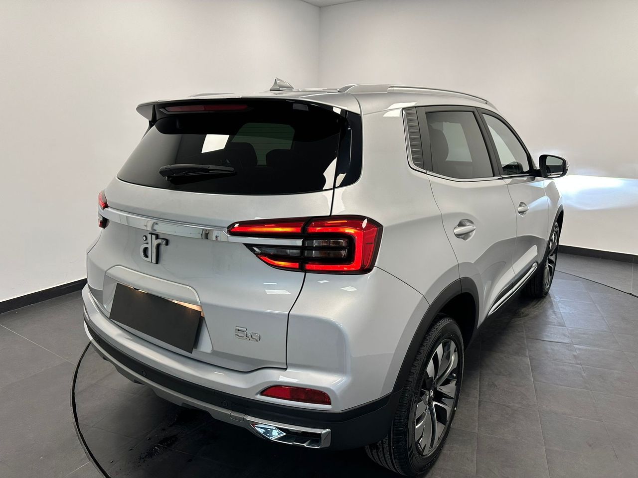 Foto DR Automobiles DR5 4