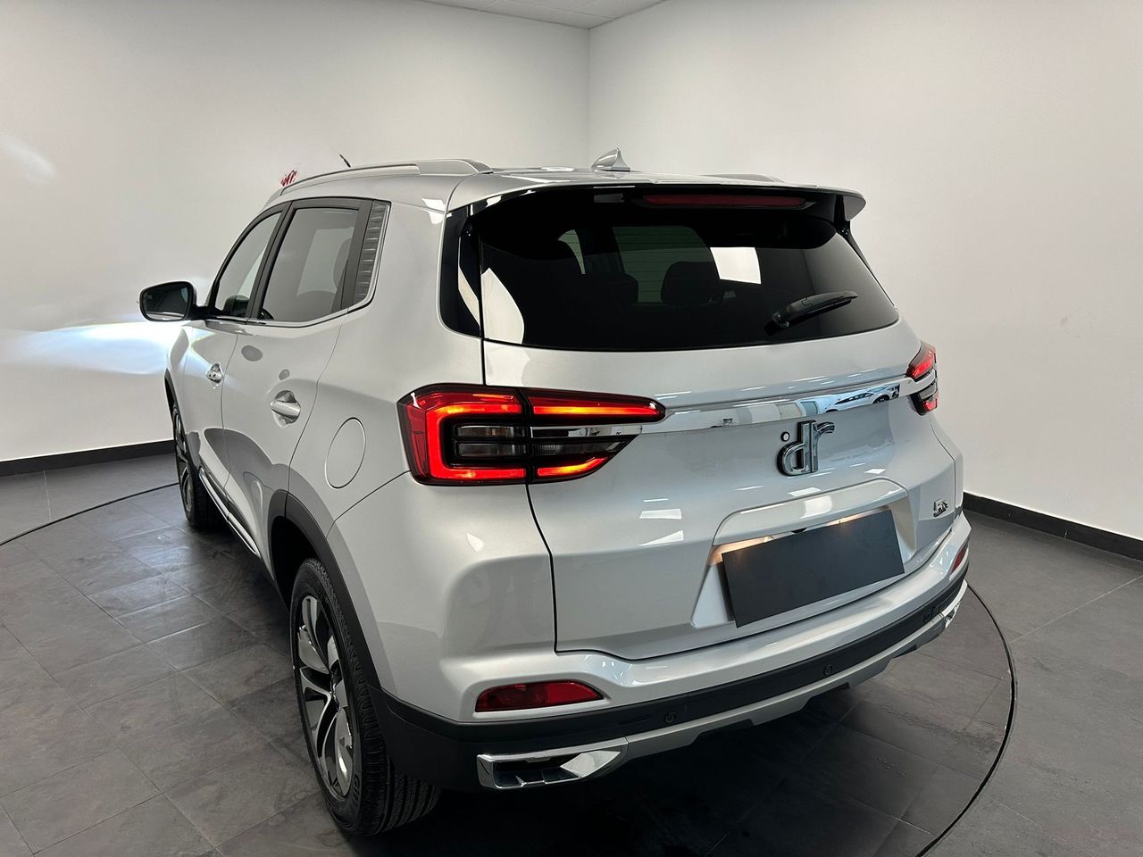 Foto DR Automobiles DR5 6