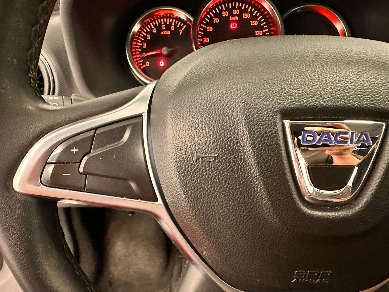 Foto Dacia Logan 16