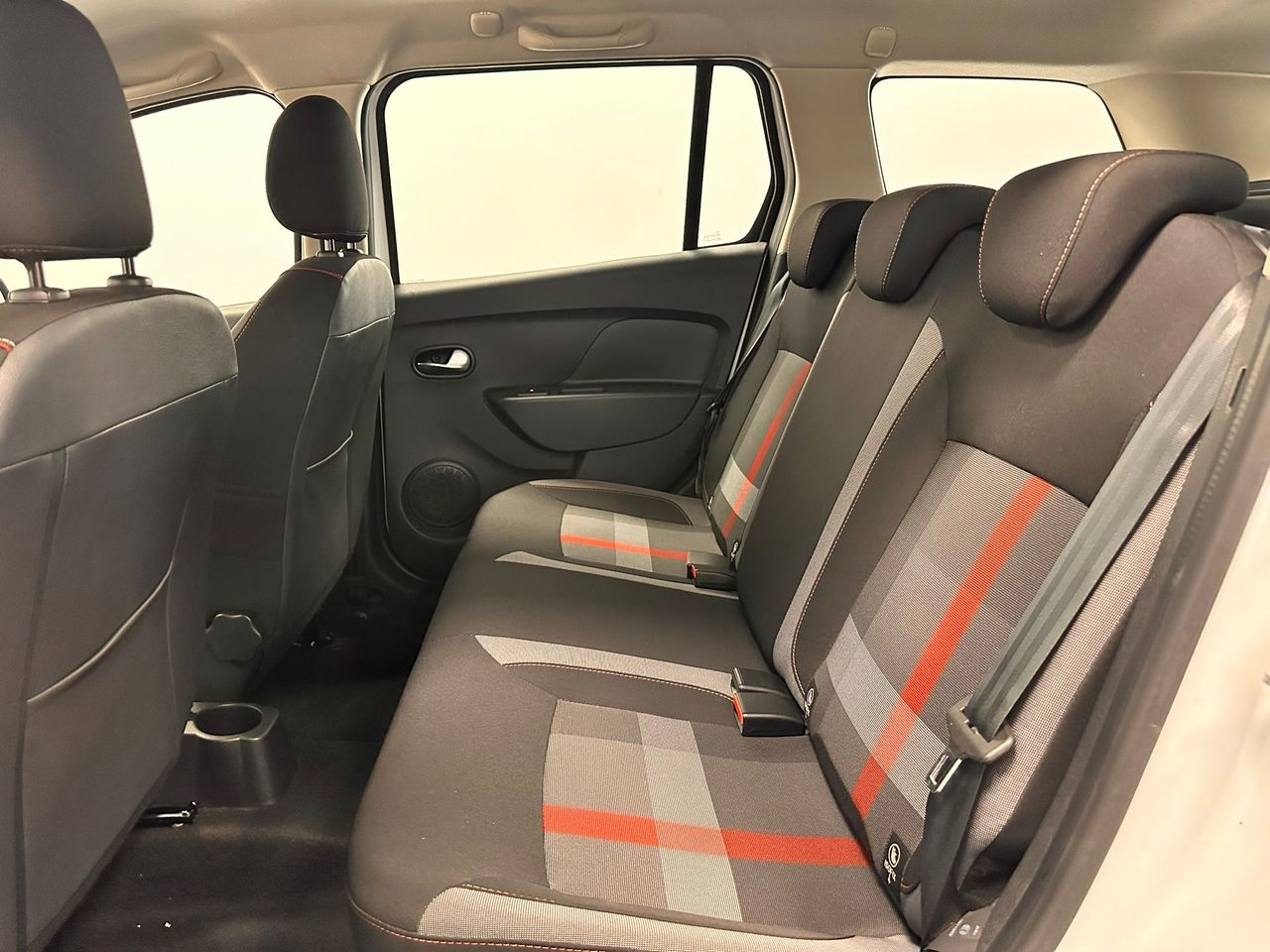 Foto Dacia Logan 32