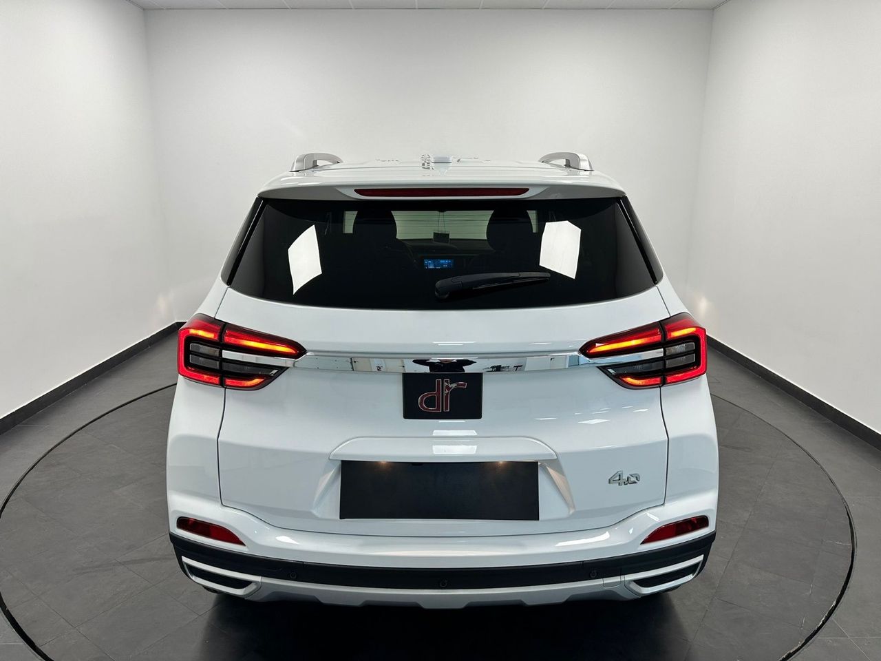 Foto DR Automobiles DR5 5