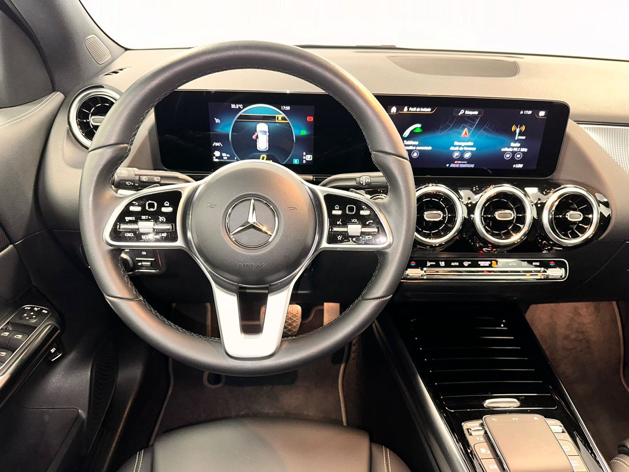 Foto Mercedes-Benz Clase GLA 15