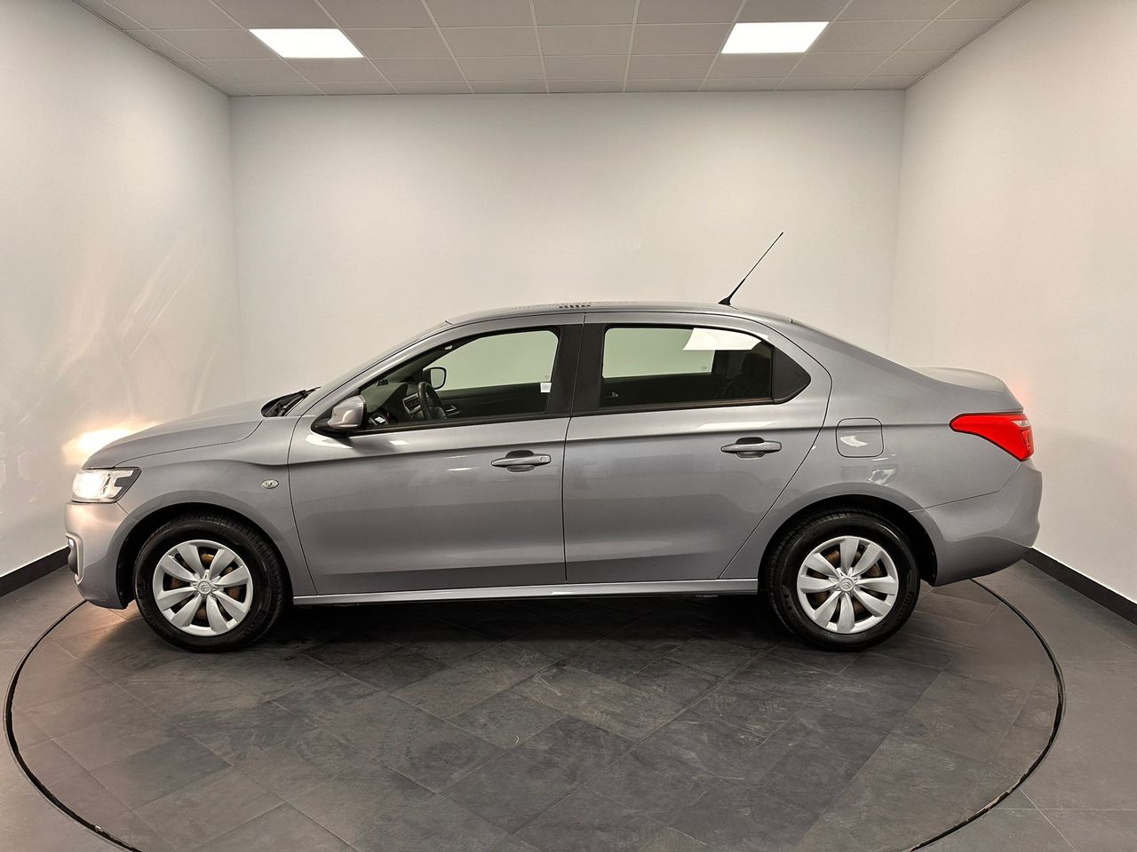 Foto Citroën C-Elysèe 12