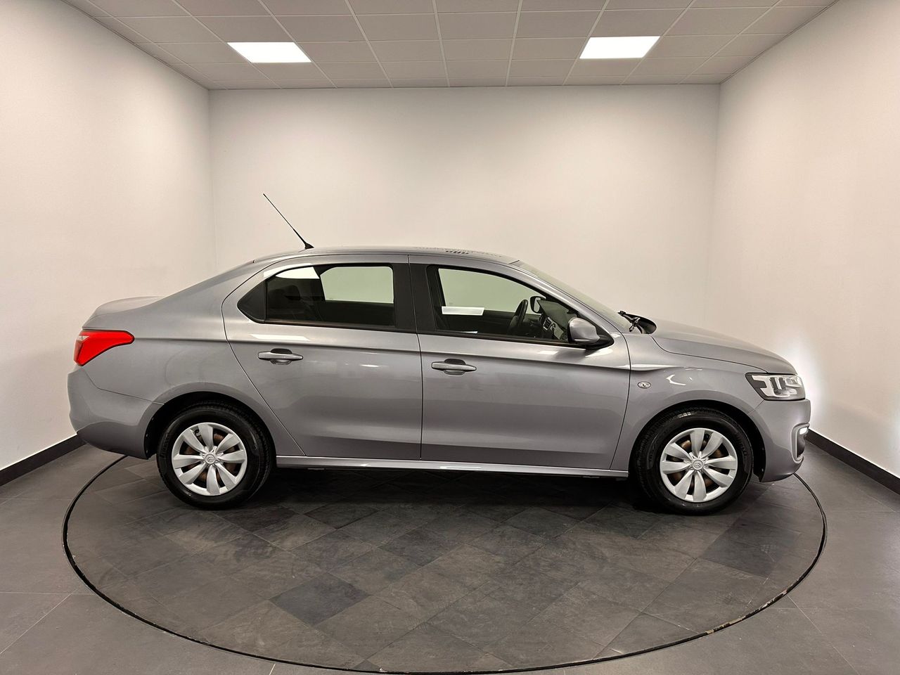 Foto Citroën C-Elysèe 13
