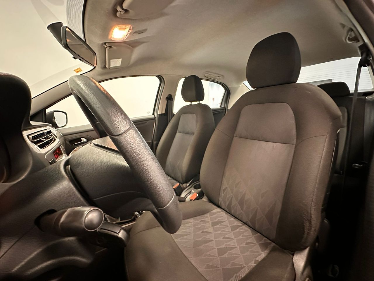 Foto Citroën C-Elysèe 18
