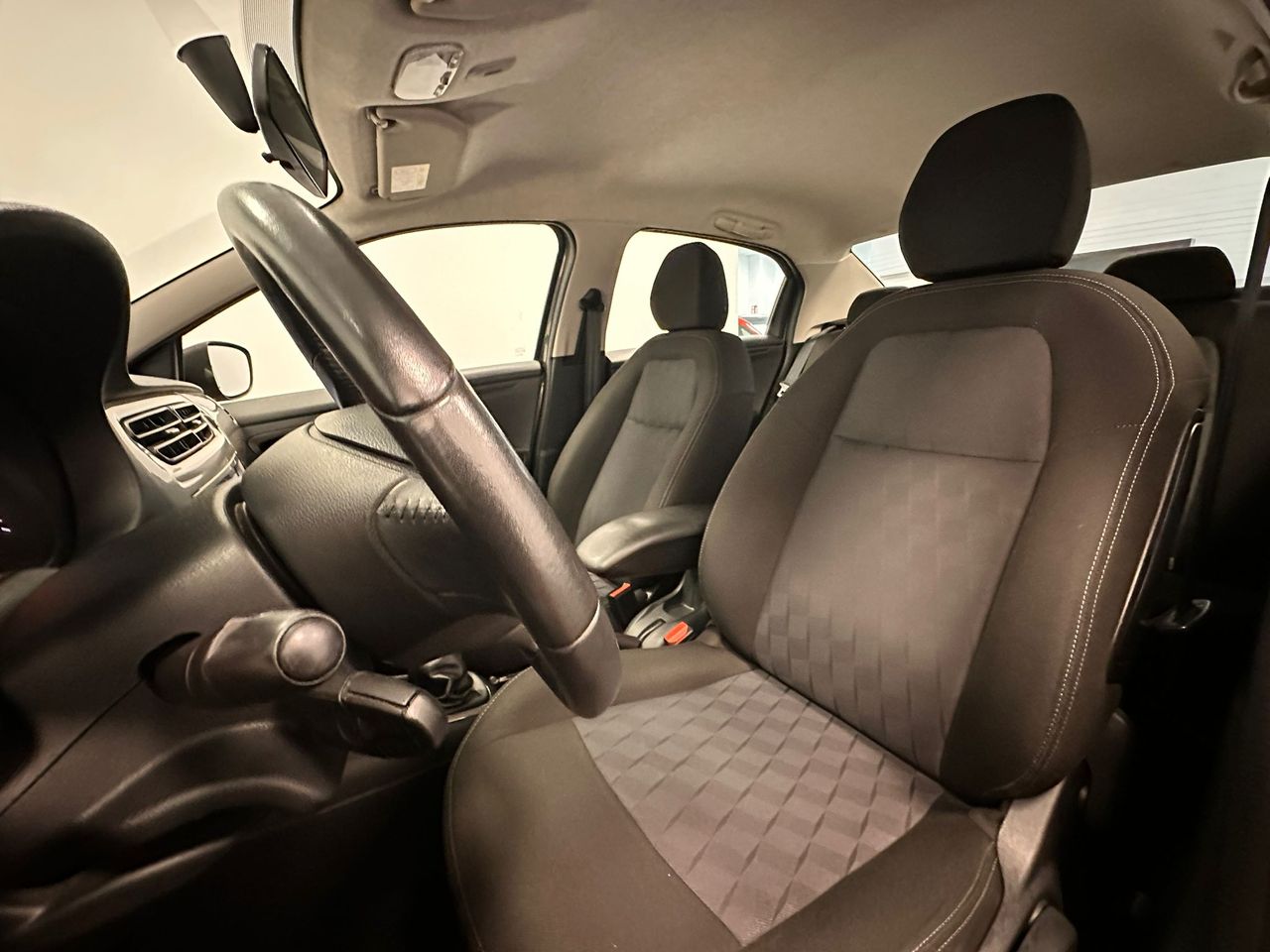Foto Citroën C-Elysèe 25