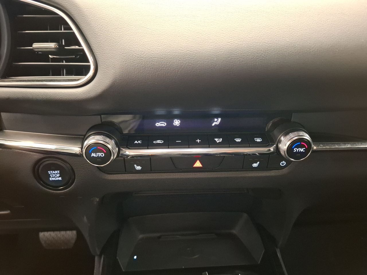 Foto Mazda CX-30 24