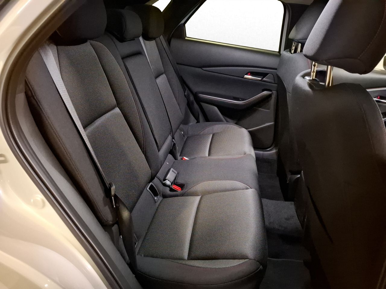 Foto Mazda CX-30 16