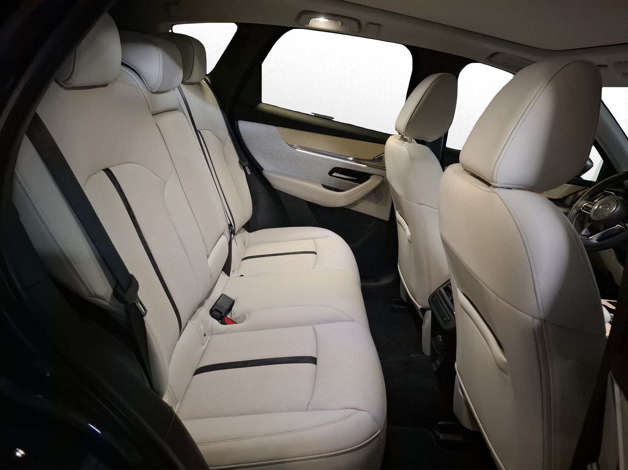 Foto Mazda CX-60 16