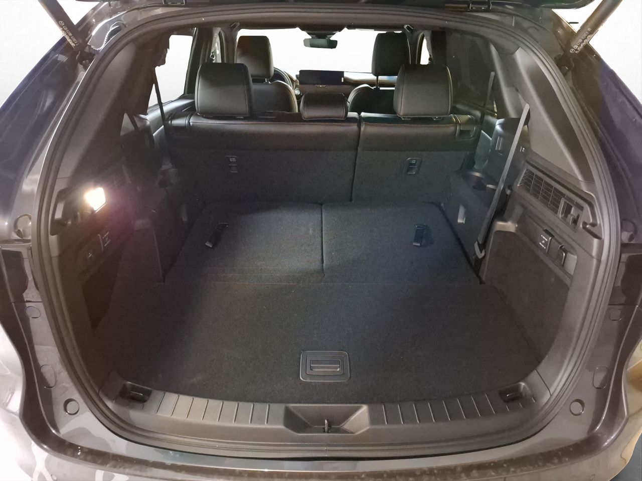 Foto Mazda CX-80 14