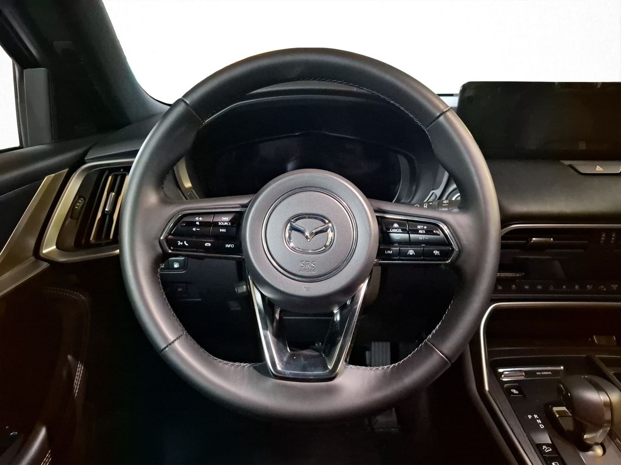 Foto Mazda CX-80 24