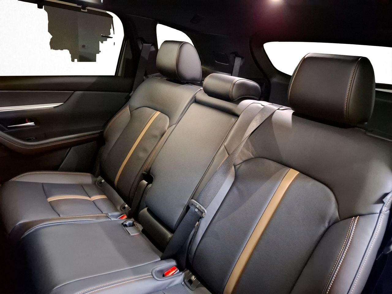 Foto Mazda CX-80 28