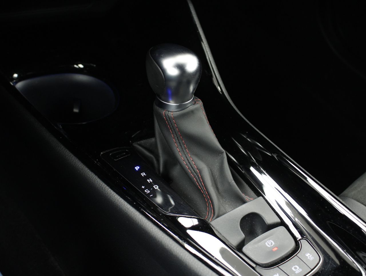 Foto Toyota C-HR 10