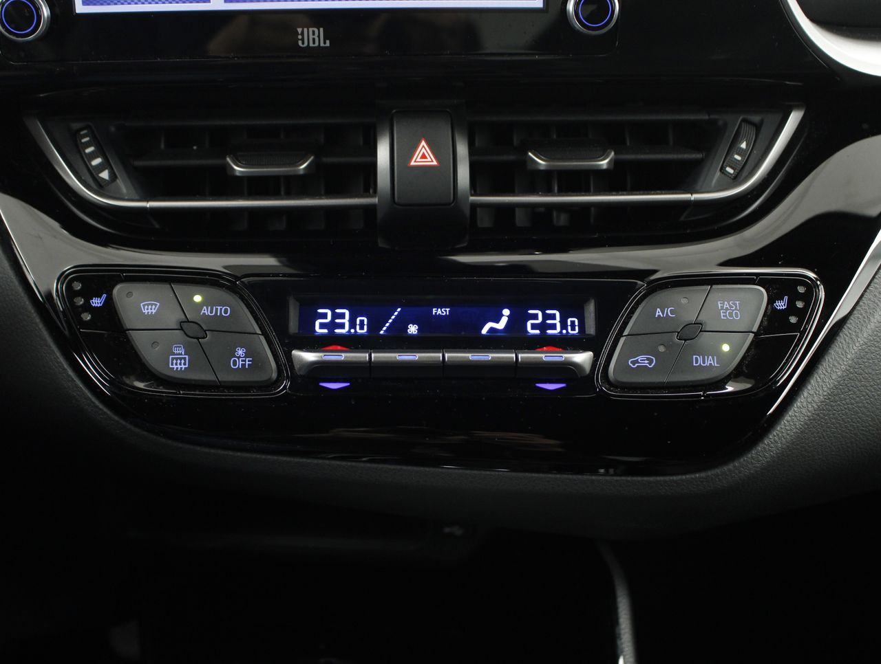 Foto Toyota C-HR 11