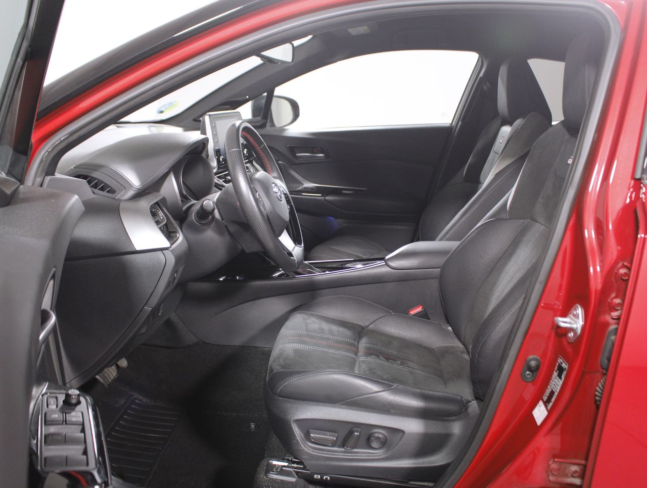 Foto Toyota C-HR 27