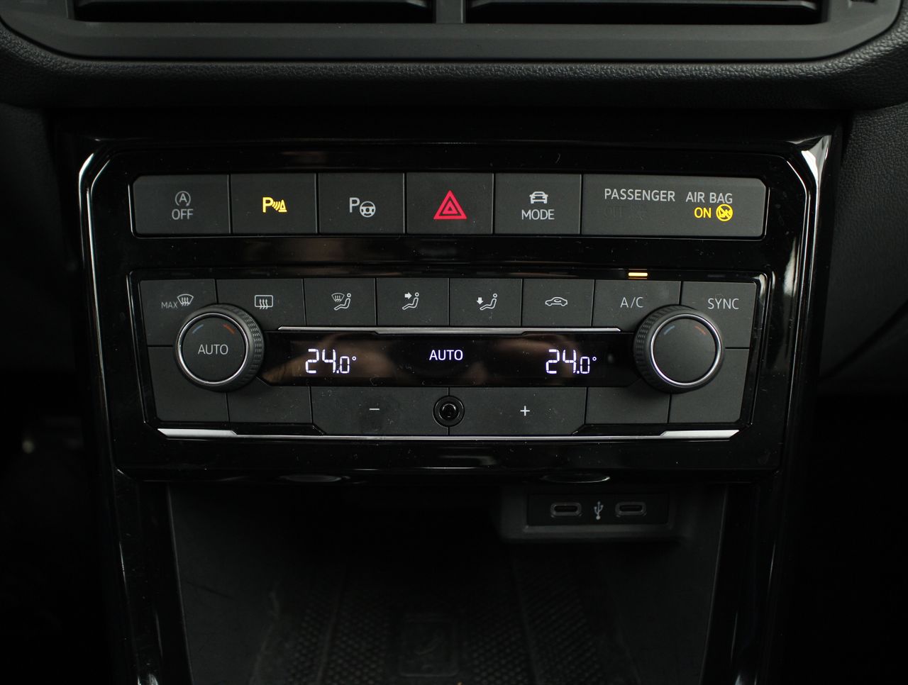 Foto Volkswagen T-Cross 11