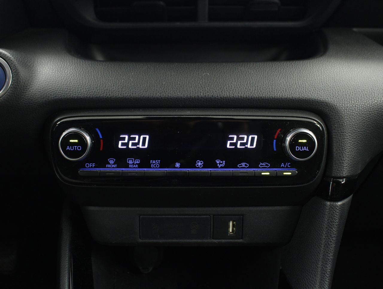 Foto Toyota Yaris 11