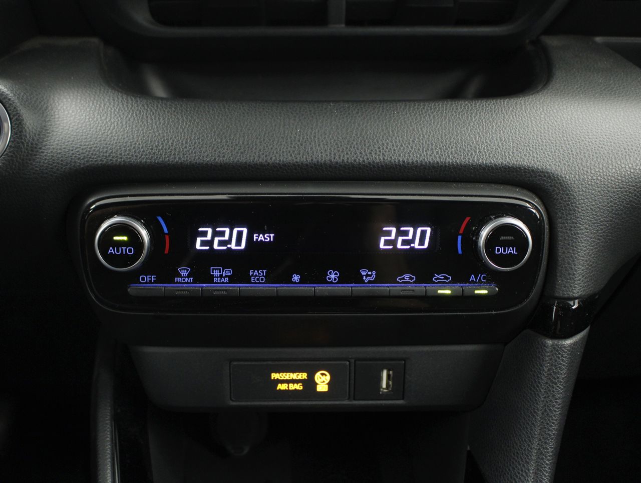 Foto Toyota Yaris 11