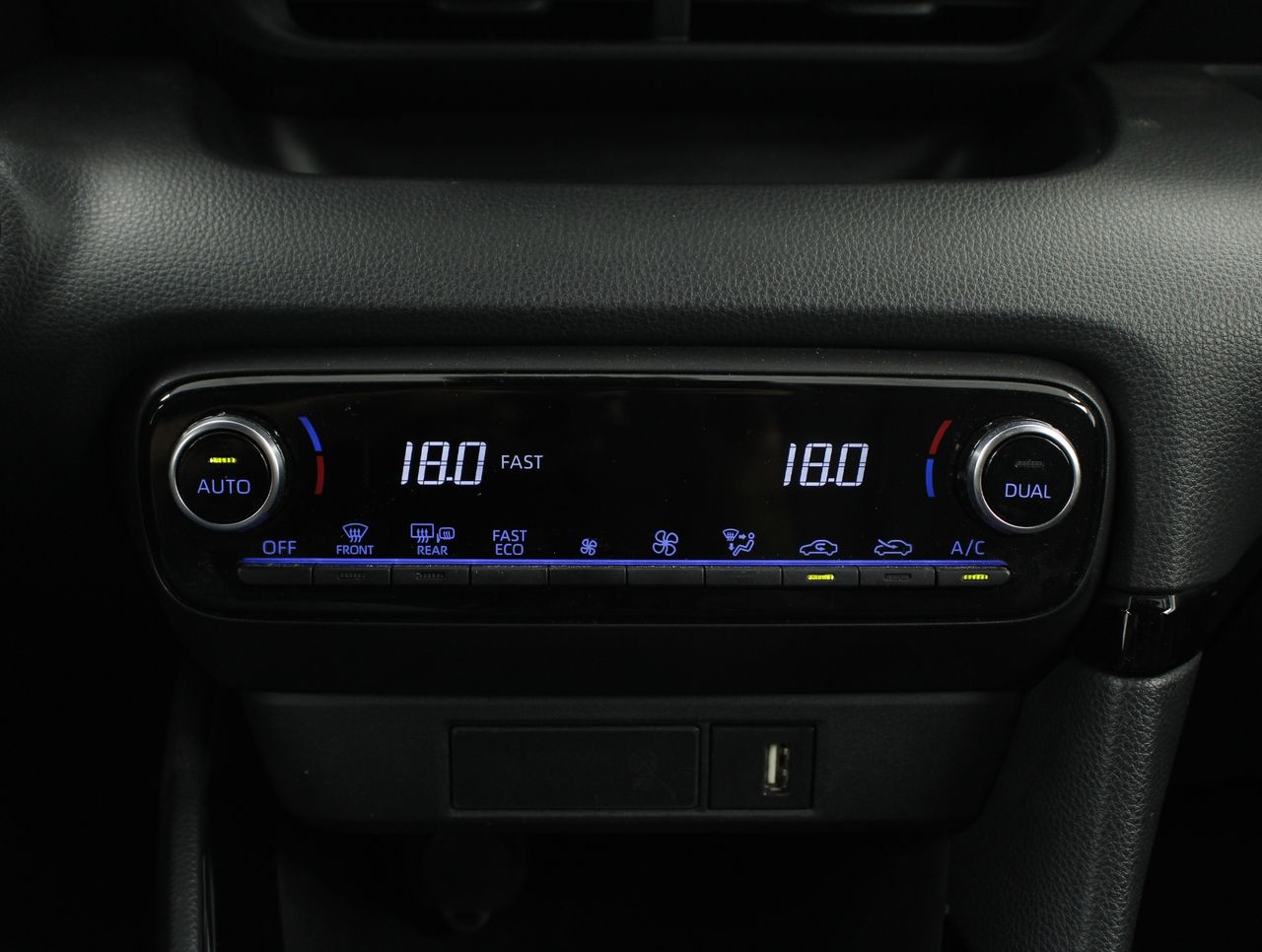 Foto Toyota Yaris 11