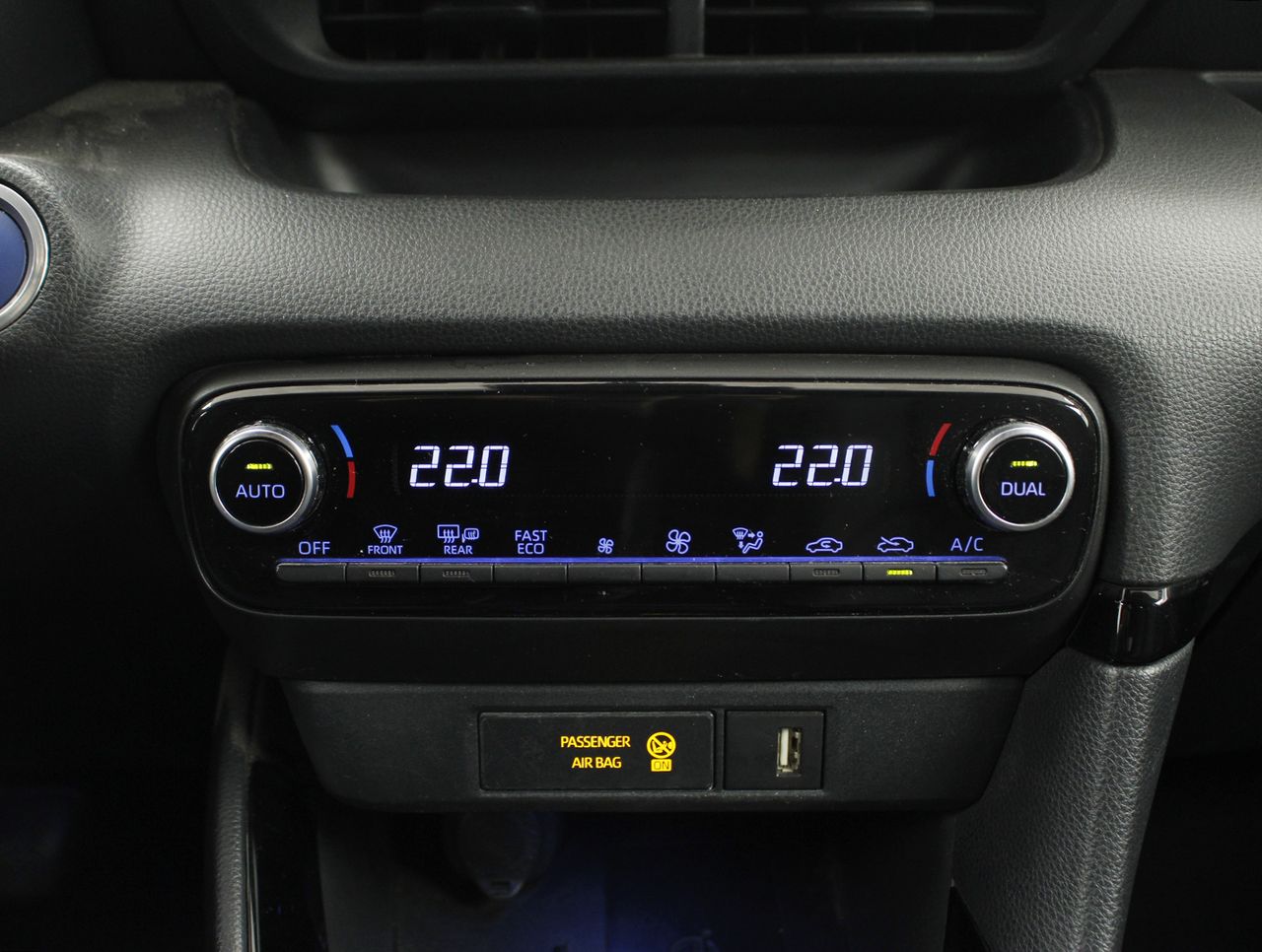Foto Toyota Yaris 11