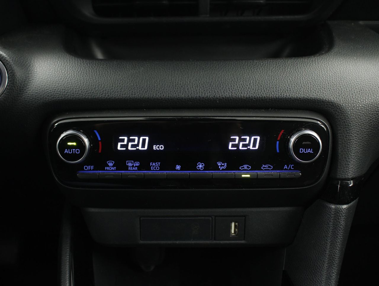 Foto Toyota Yaris 11