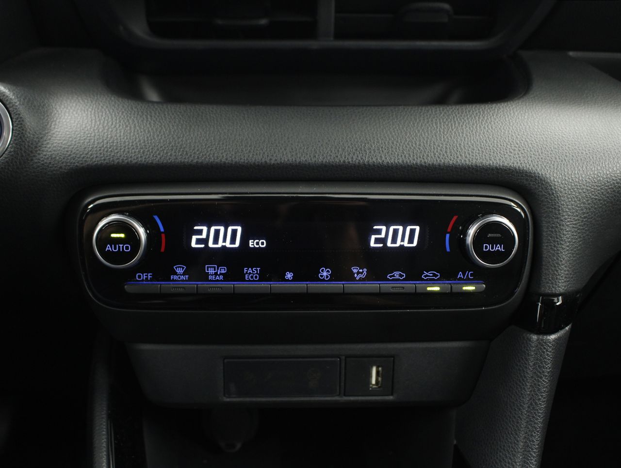 Foto Toyota Yaris 11