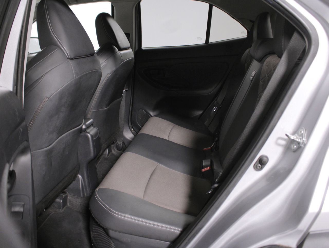 Foto Toyota Yaris 26