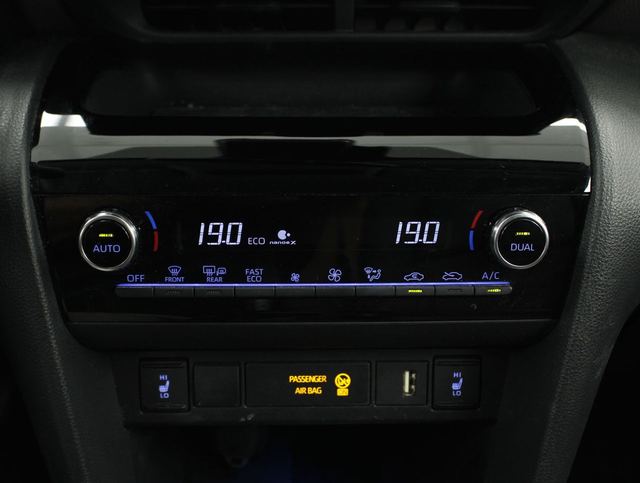 Foto Toyota Yaris 11