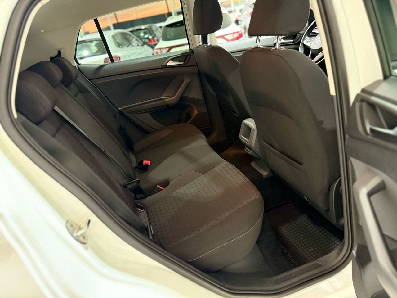 Foto Volkswagen T-Cross 10
