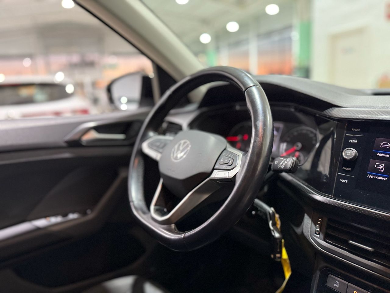 Foto Volkswagen T-Cross 14