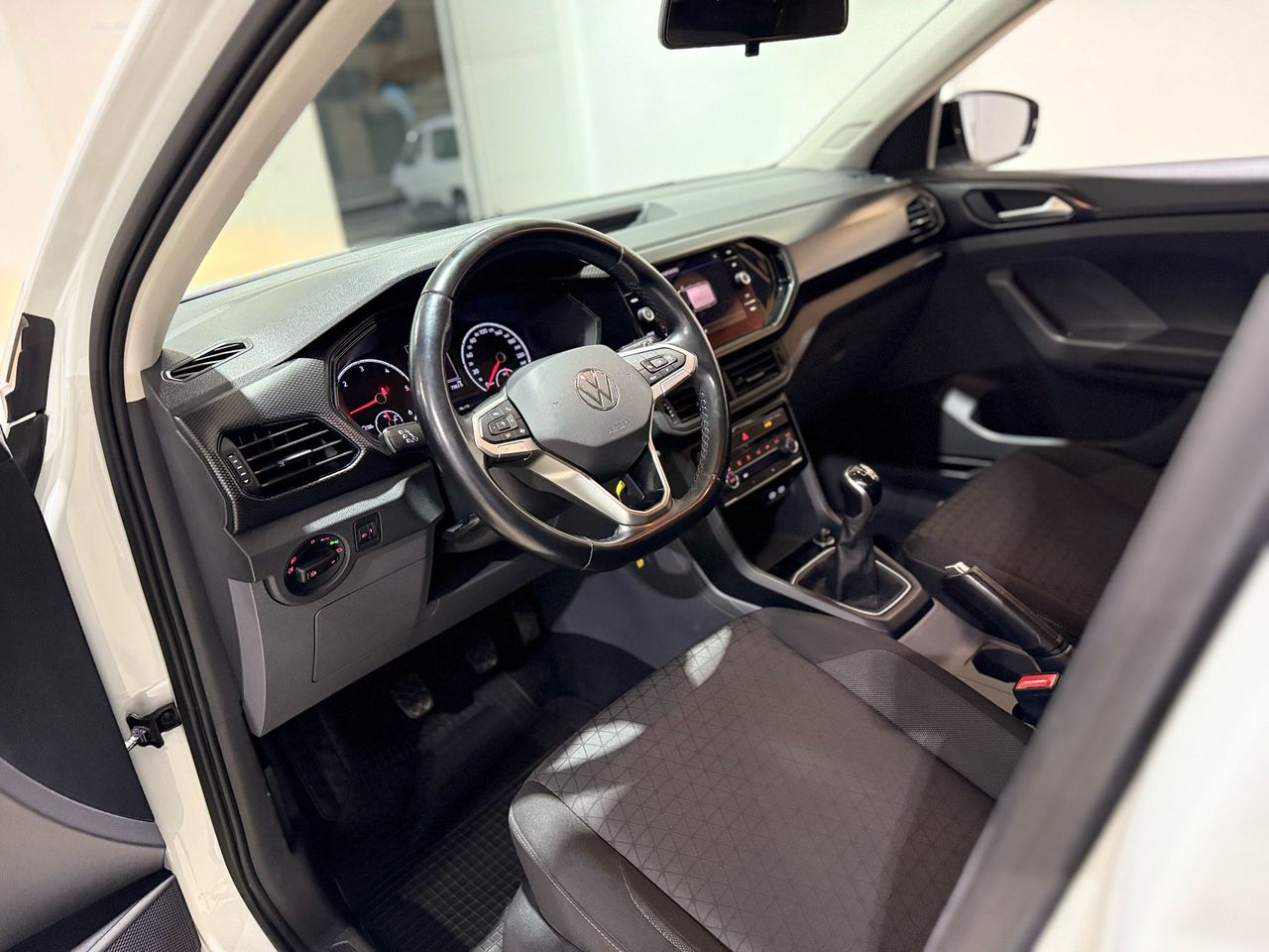 Foto Volkswagen T-Cross 23