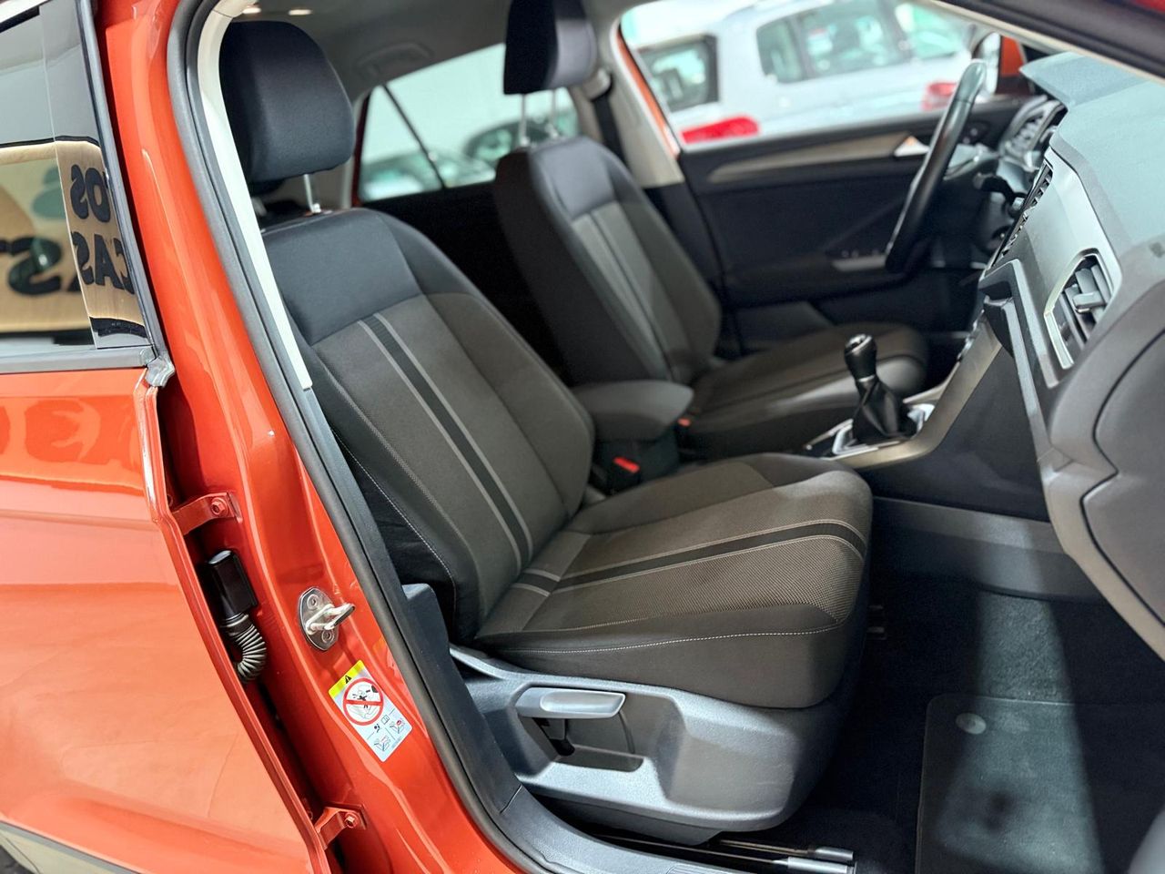 Foto Volkswagen T-Roc 19