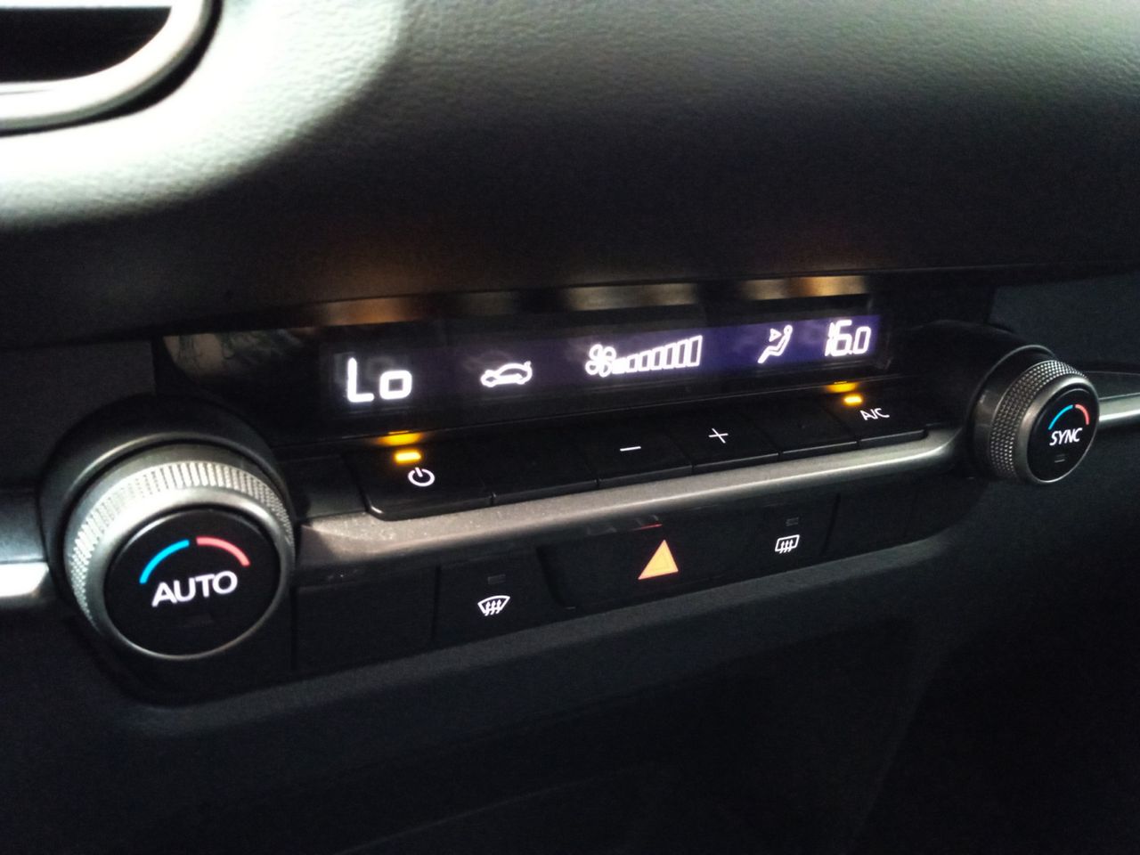 Foto Mazda CX-30 18