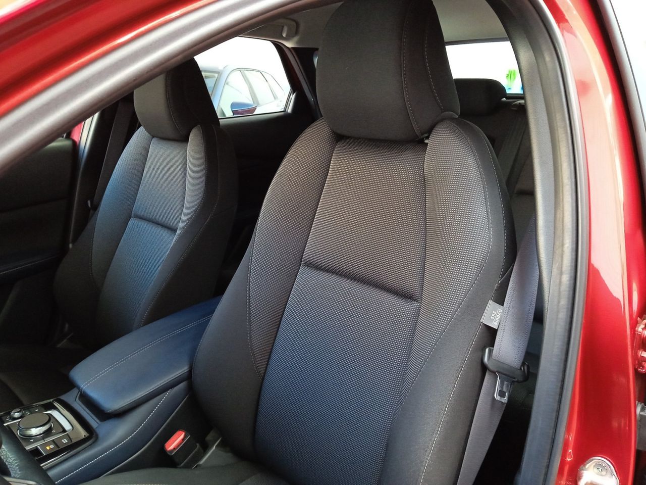 Foto Mazda CX-30 19