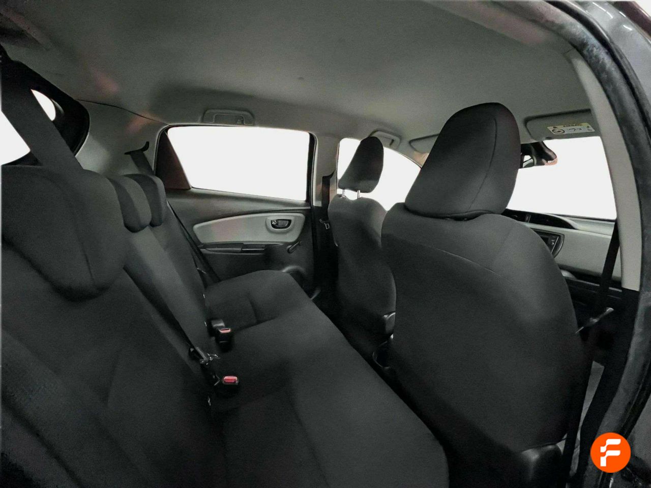 Foto Toyota Yaris 9