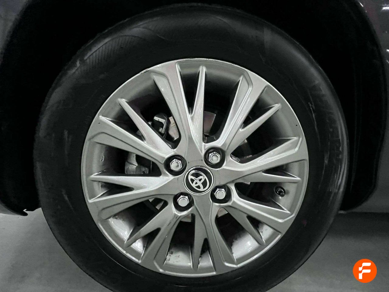Foto Toyota Yaris 16
