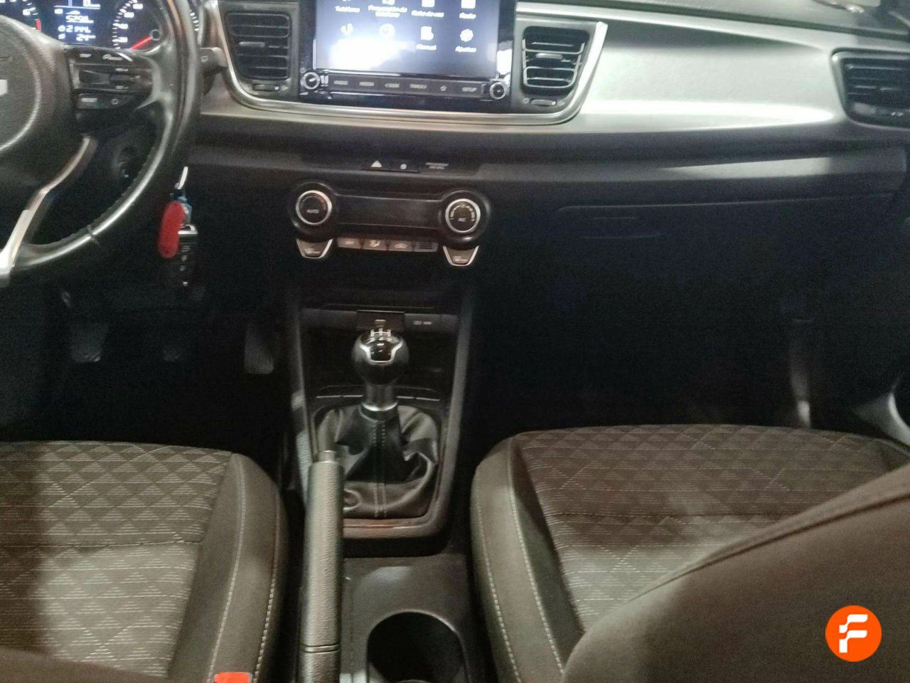 Foto Kia Rio 8